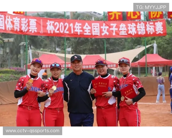 国家女垒队长奚凯琳参与全明星赛 助推垒球运动普及